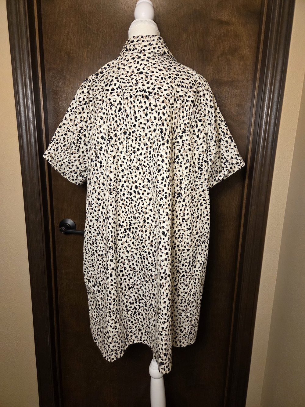 Button-Front Leopard Print Shirt Dress — Beige Black Spotted NWT - Picture 8 of 15